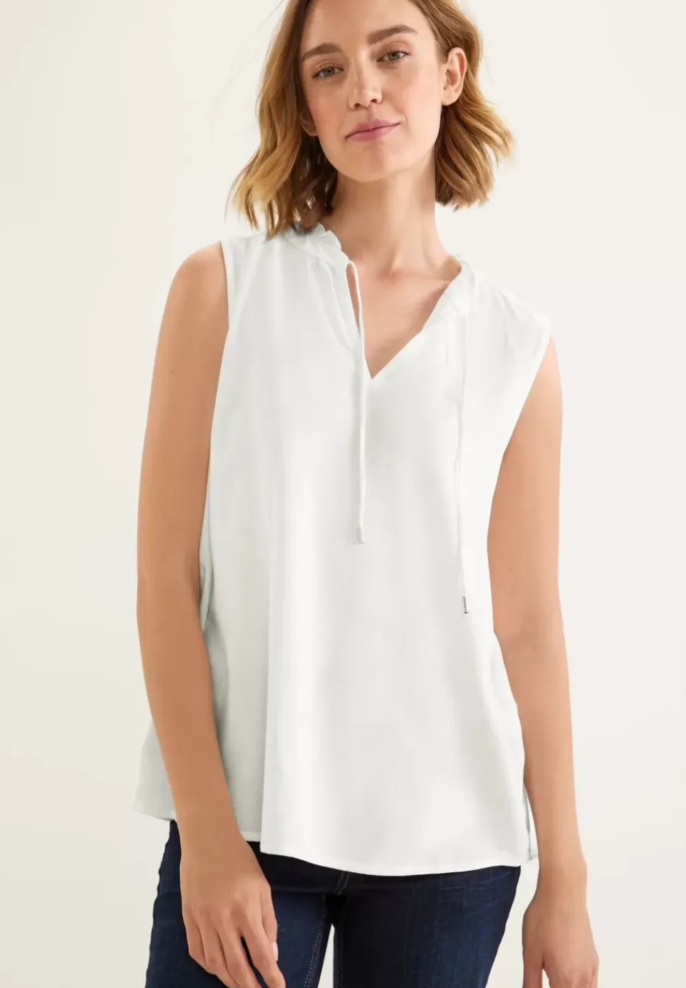 Armellose Bluse Mit Ruschen