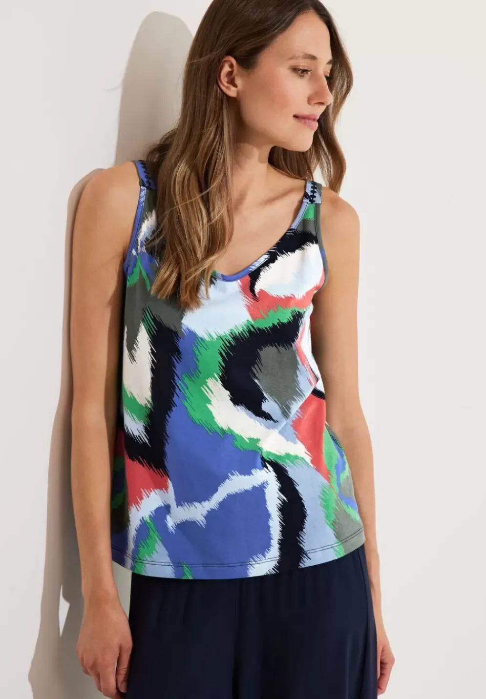 Armelloses Printtop