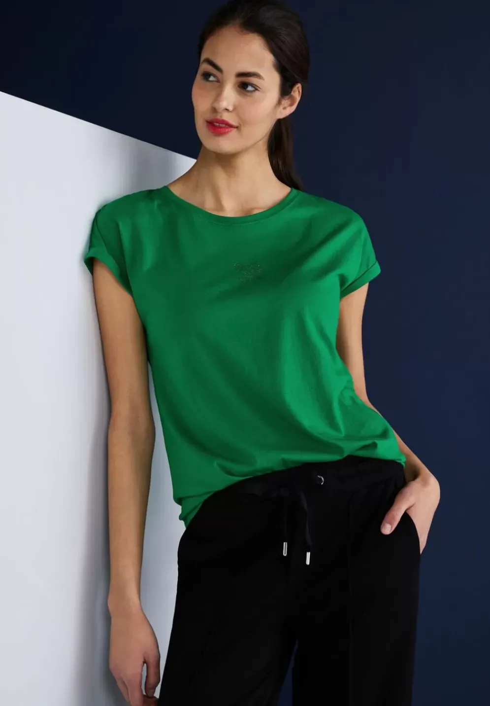 Basic Shirt Mit Steinchen
