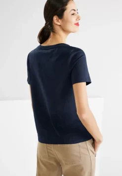 Basic T-Shirt