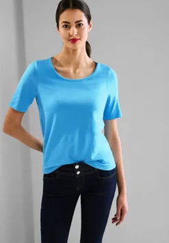 Basic T-Shirt