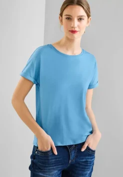 Basic T-Shirt