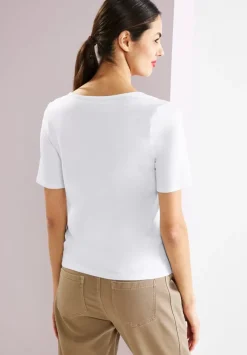 Basic T-Shirt