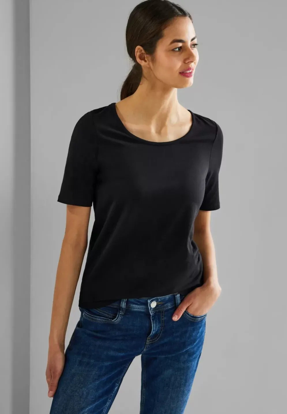 Basic T-Shirt