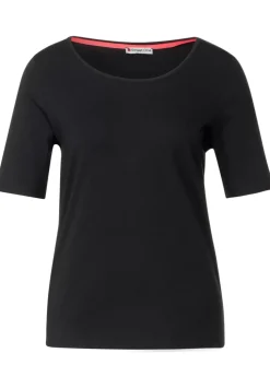 Basic T-Shirt