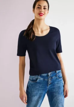 Basic T-Shirt