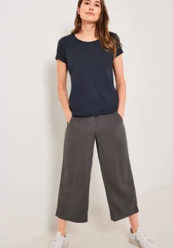 Basic Uni T-Shirt