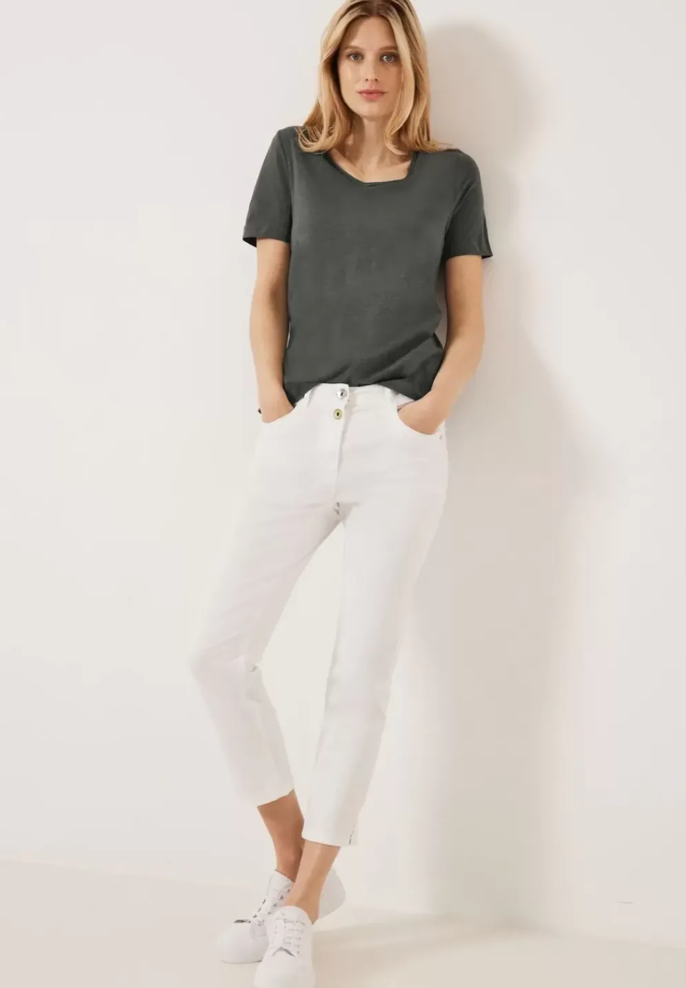 Basic V-Neck T-Shirt