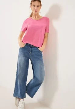 Basic V-Neck T-Shirt