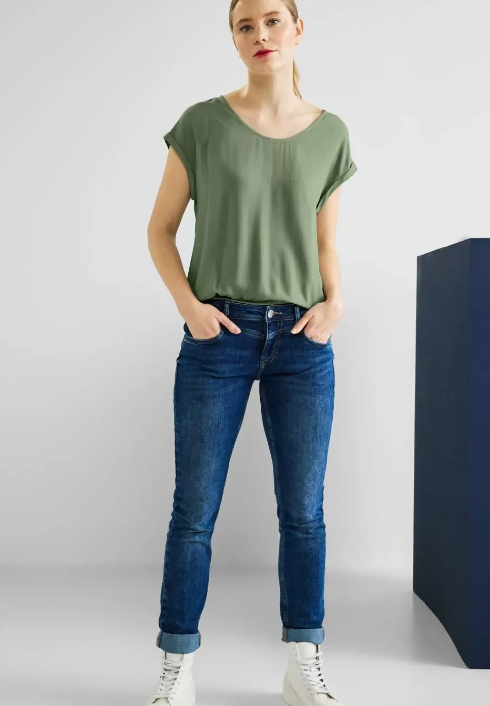 Bluse Mit Elastiksaum