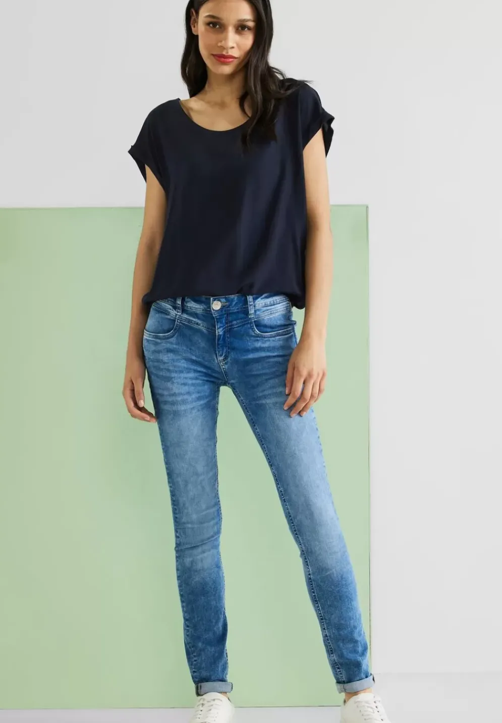 Bluse Mit Elastiksaum