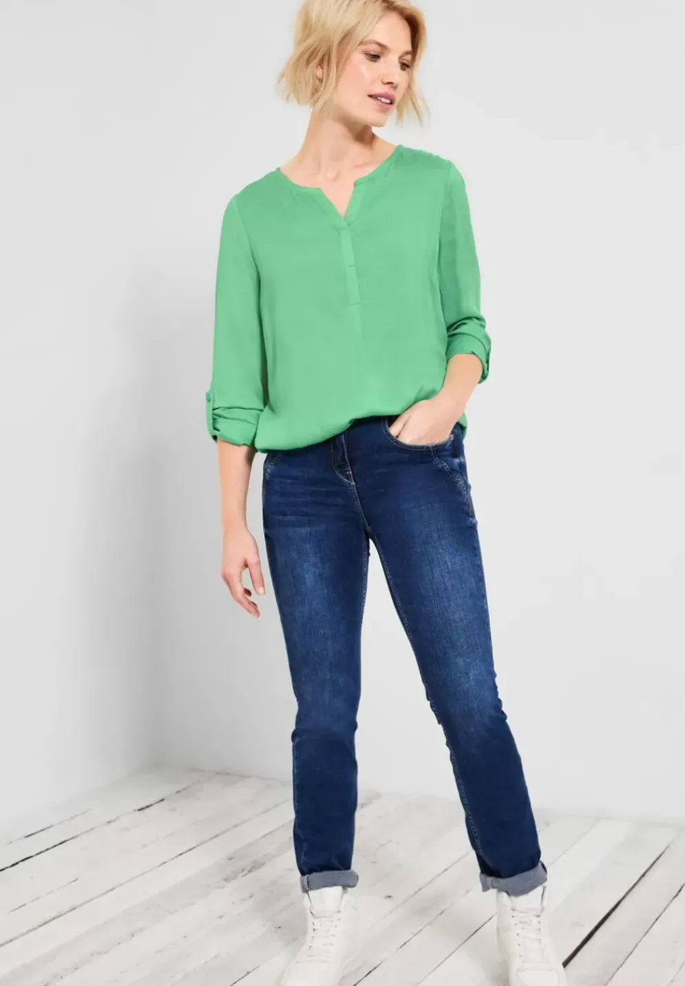 Bluse Mit Elastiksaum