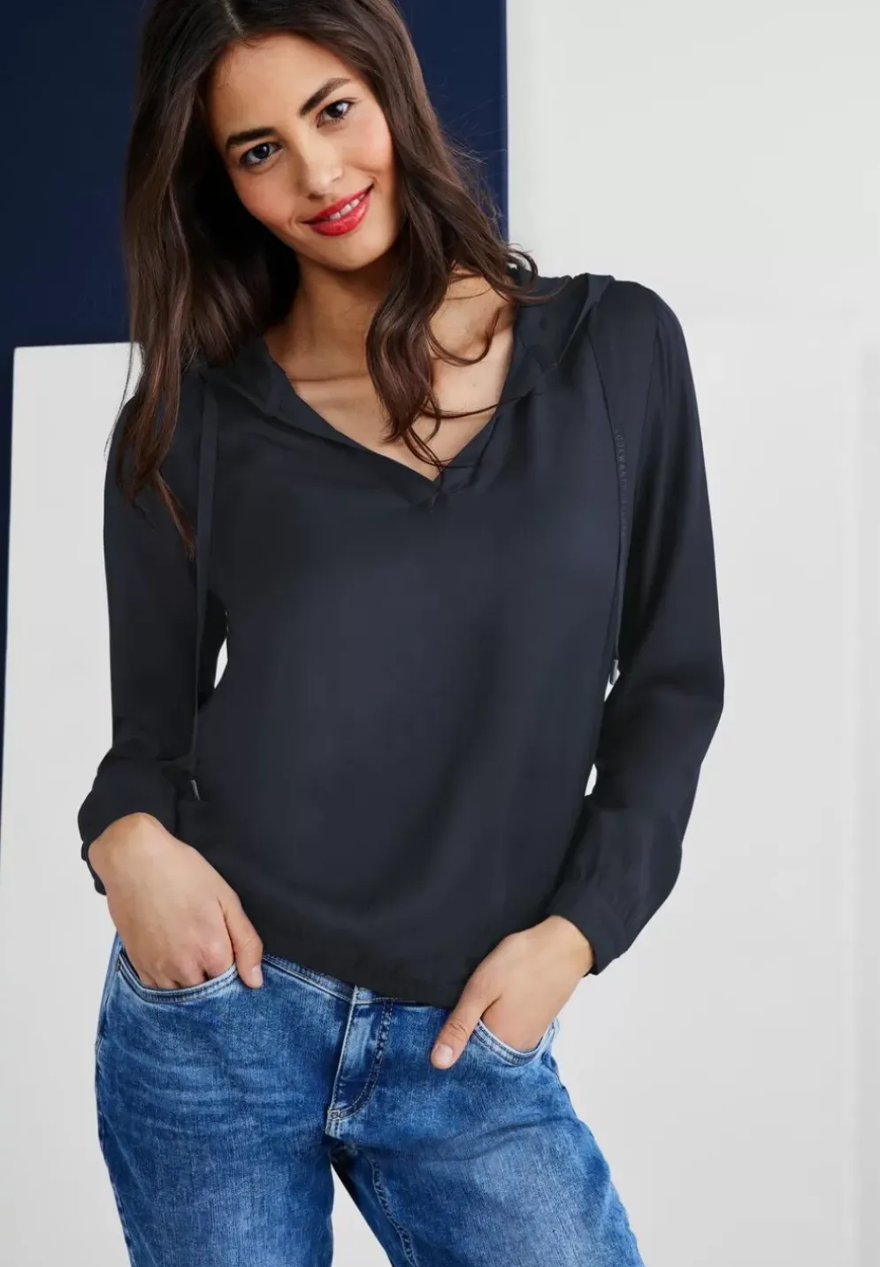 Bluse Mit Kapuze