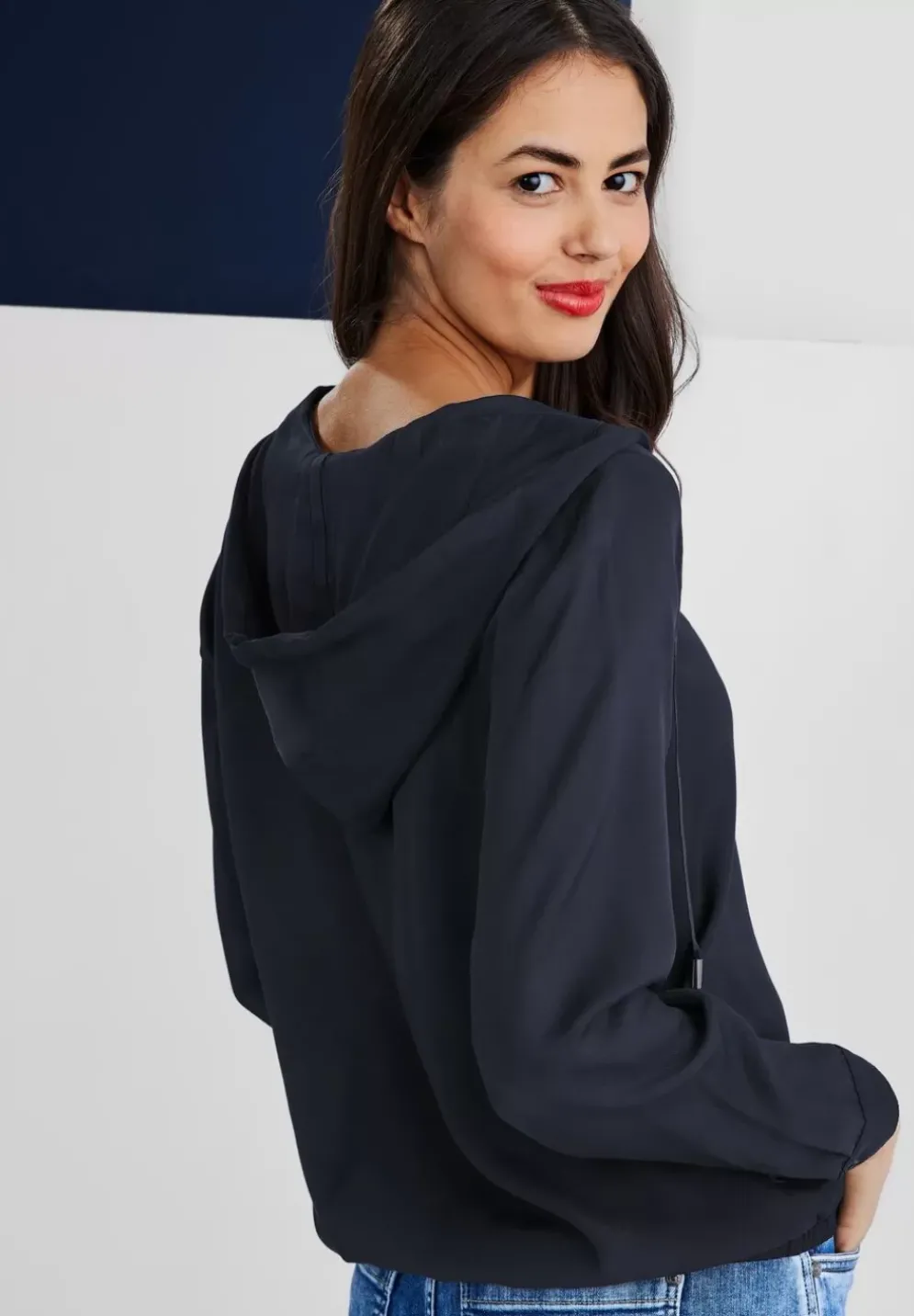 Bluse Mit Kapuze
