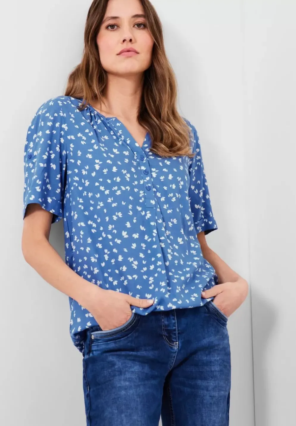 Bluse Mit Kurzer Knopfleiste