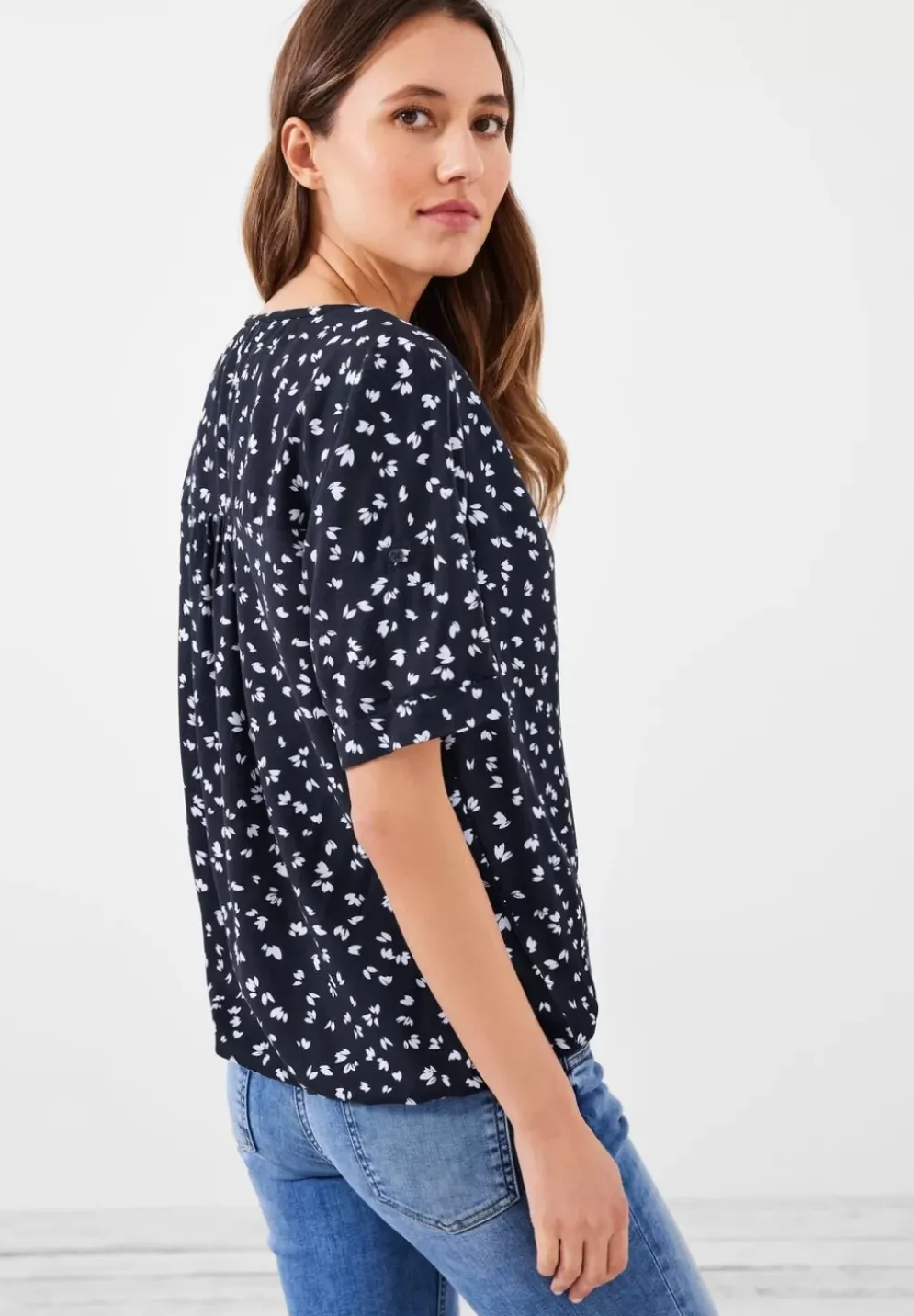 Bluse Mit Kurzer Knopfleiste