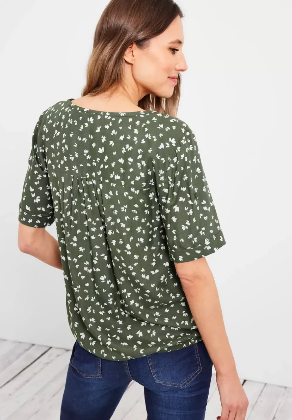Bluse Mit Kurzer Knopfleiste