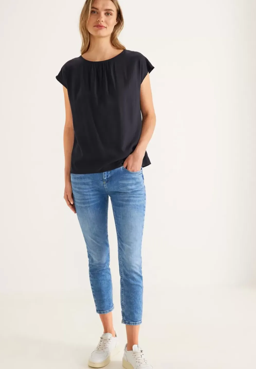 Bluse Mit Raffungen