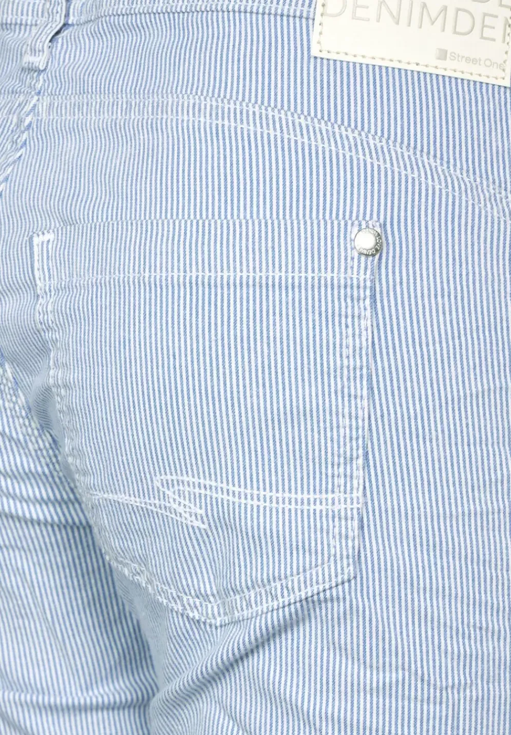 Casual Fit 3/4 Jeans