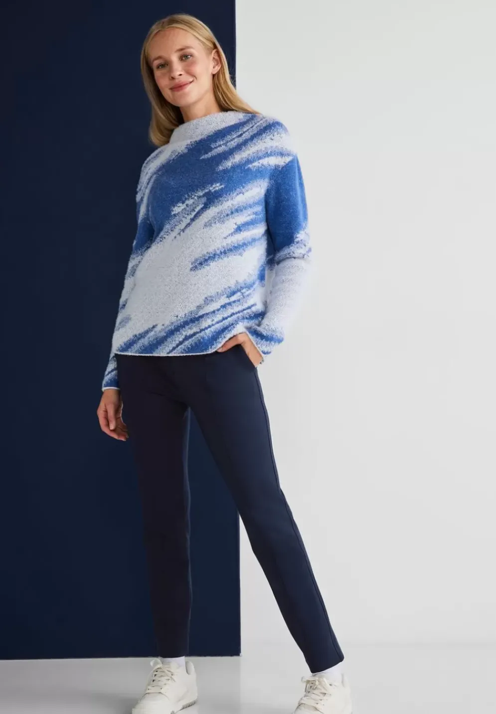 Casual Fit Chinohose