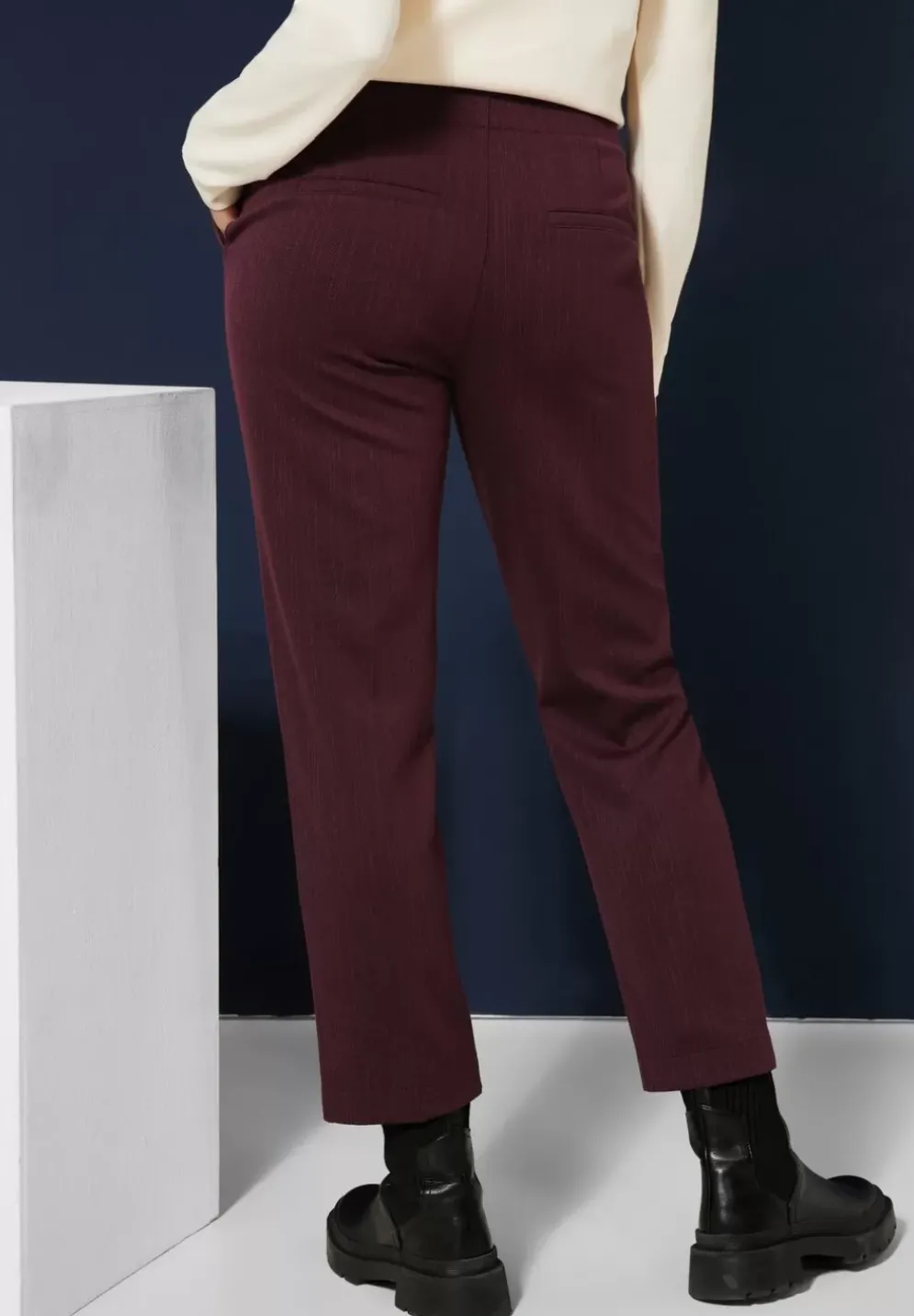 Casual Fit Chinohose