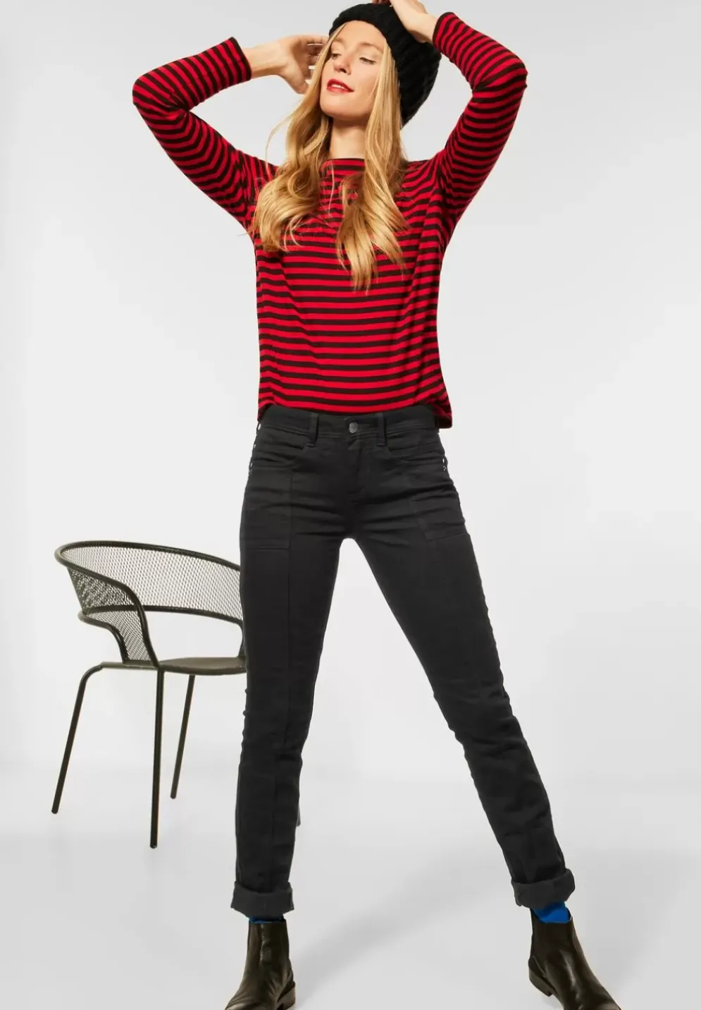 Casual Fit Denim In Black