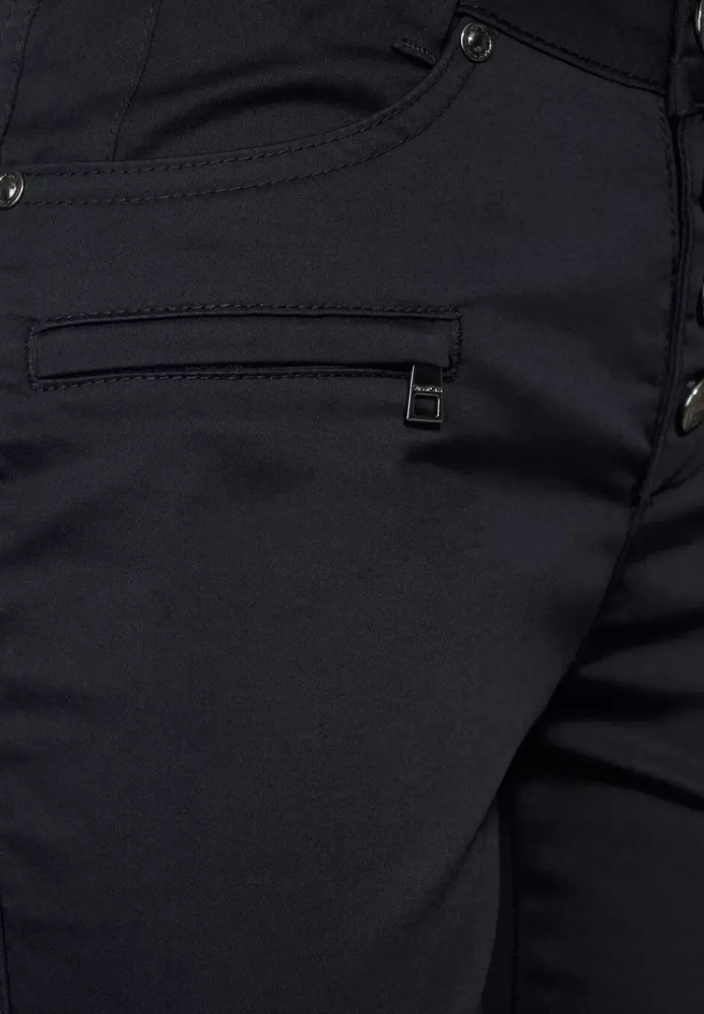 Casual Fit Hose