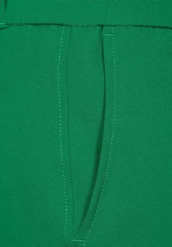 Casual Fit Hose