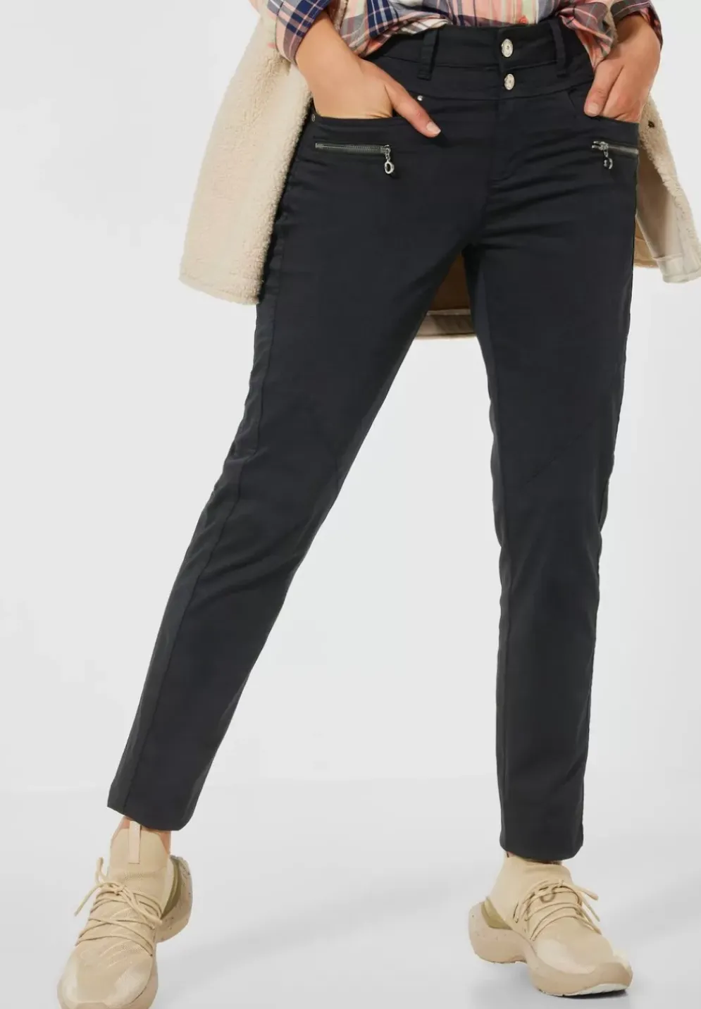 Casual Fit Hose