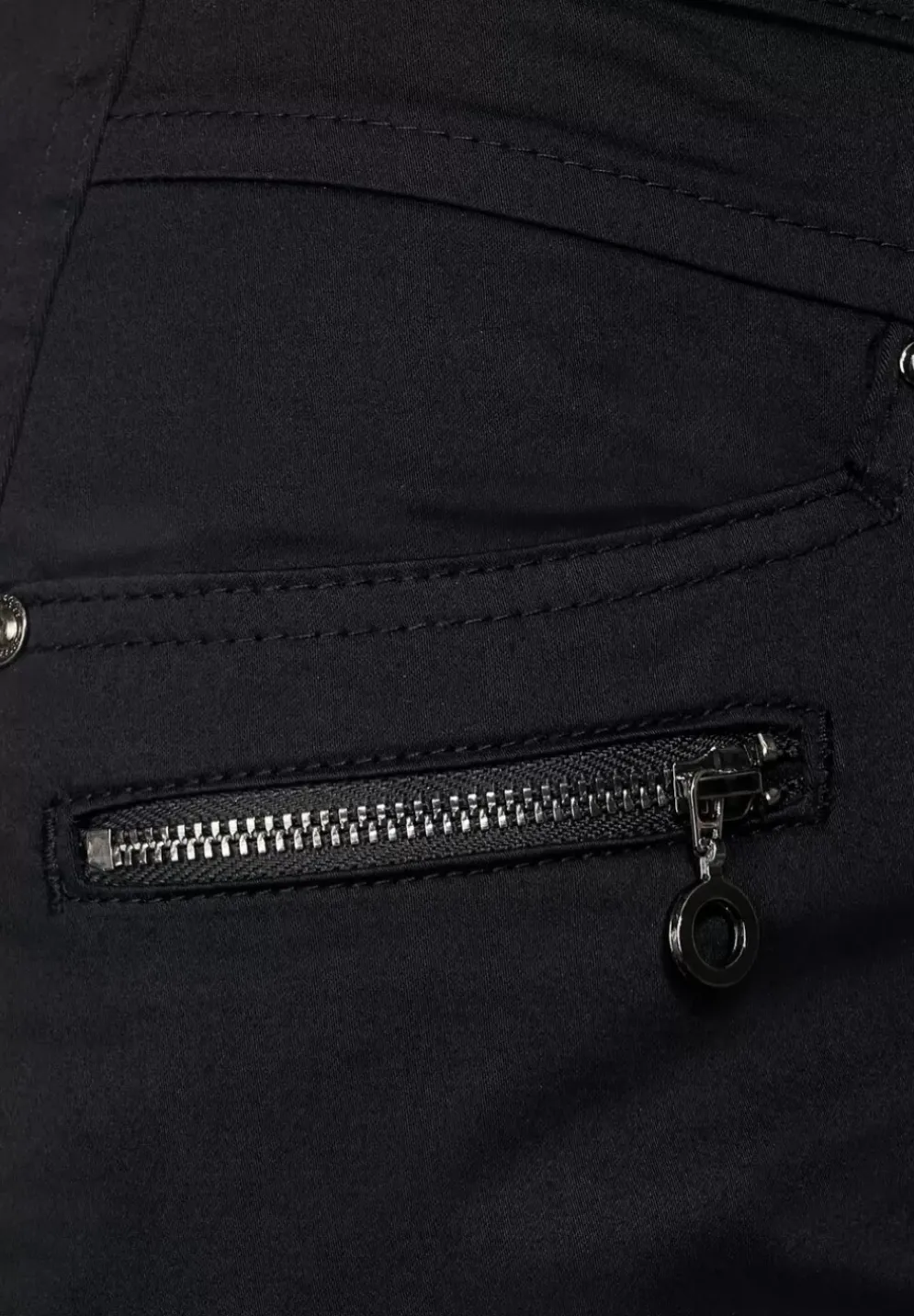 Casual Fit Hose