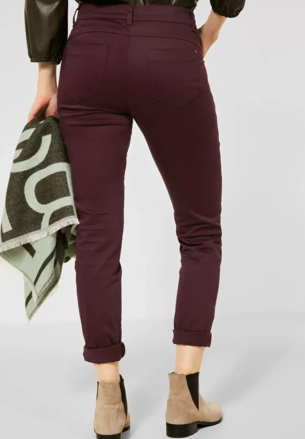 Casual Fit Hose