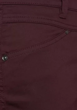 Casual Fit Hose