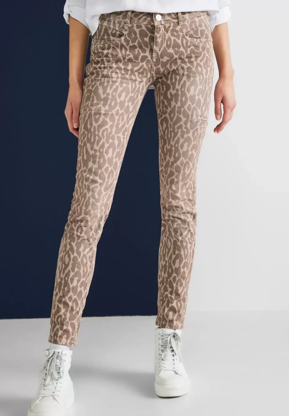 Casual Fit Hose