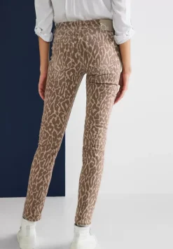 Casual Fit Hose