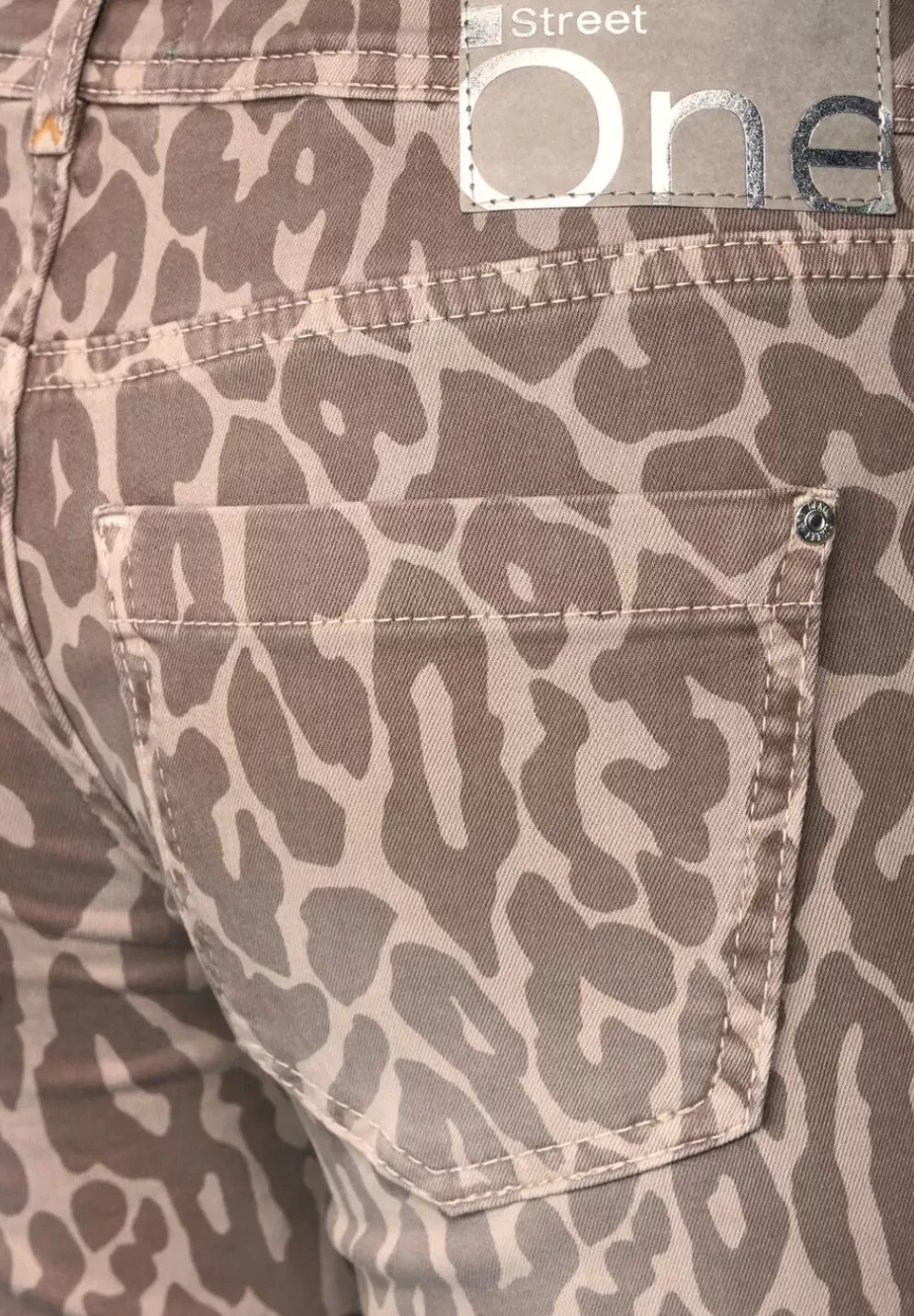 Casual Fit Hose