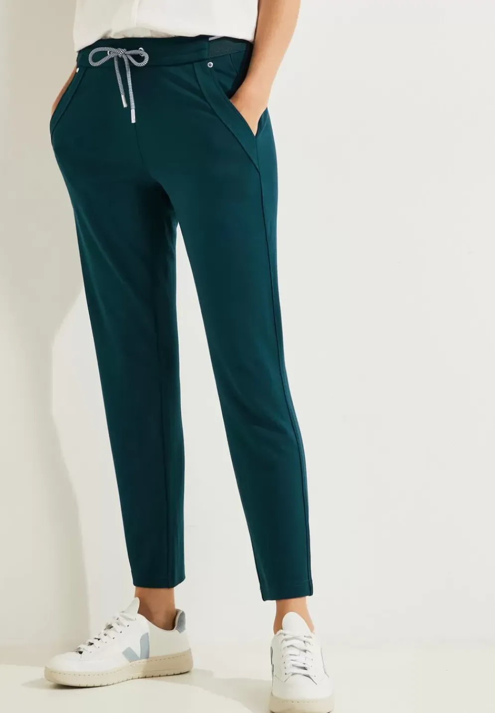 Casual Fit Hose