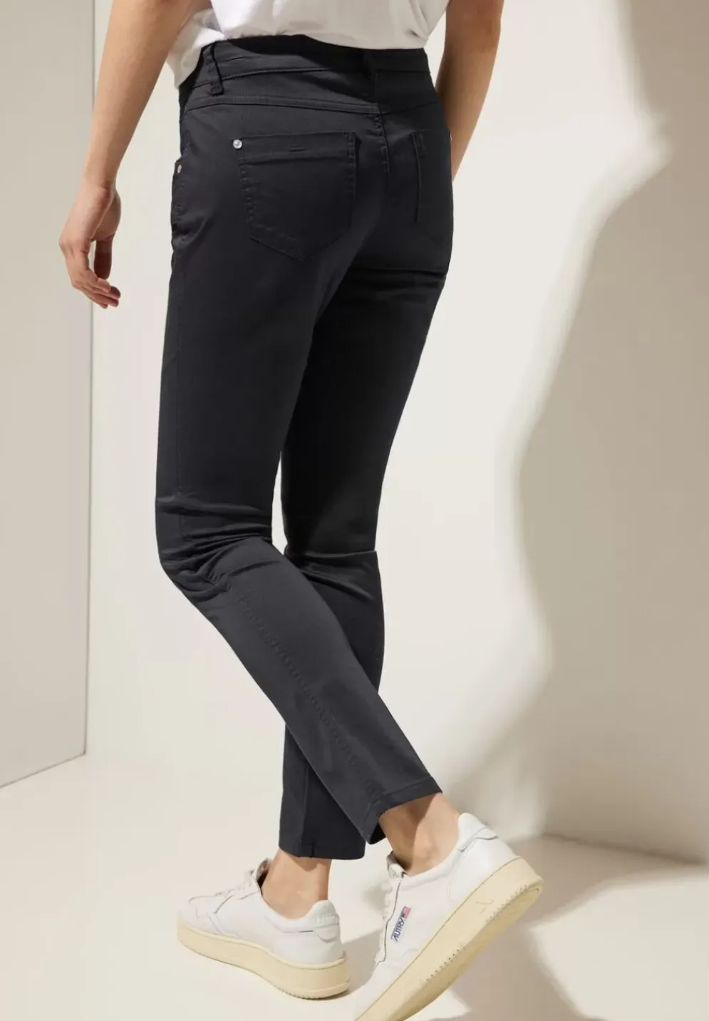 Casual Fit Hose