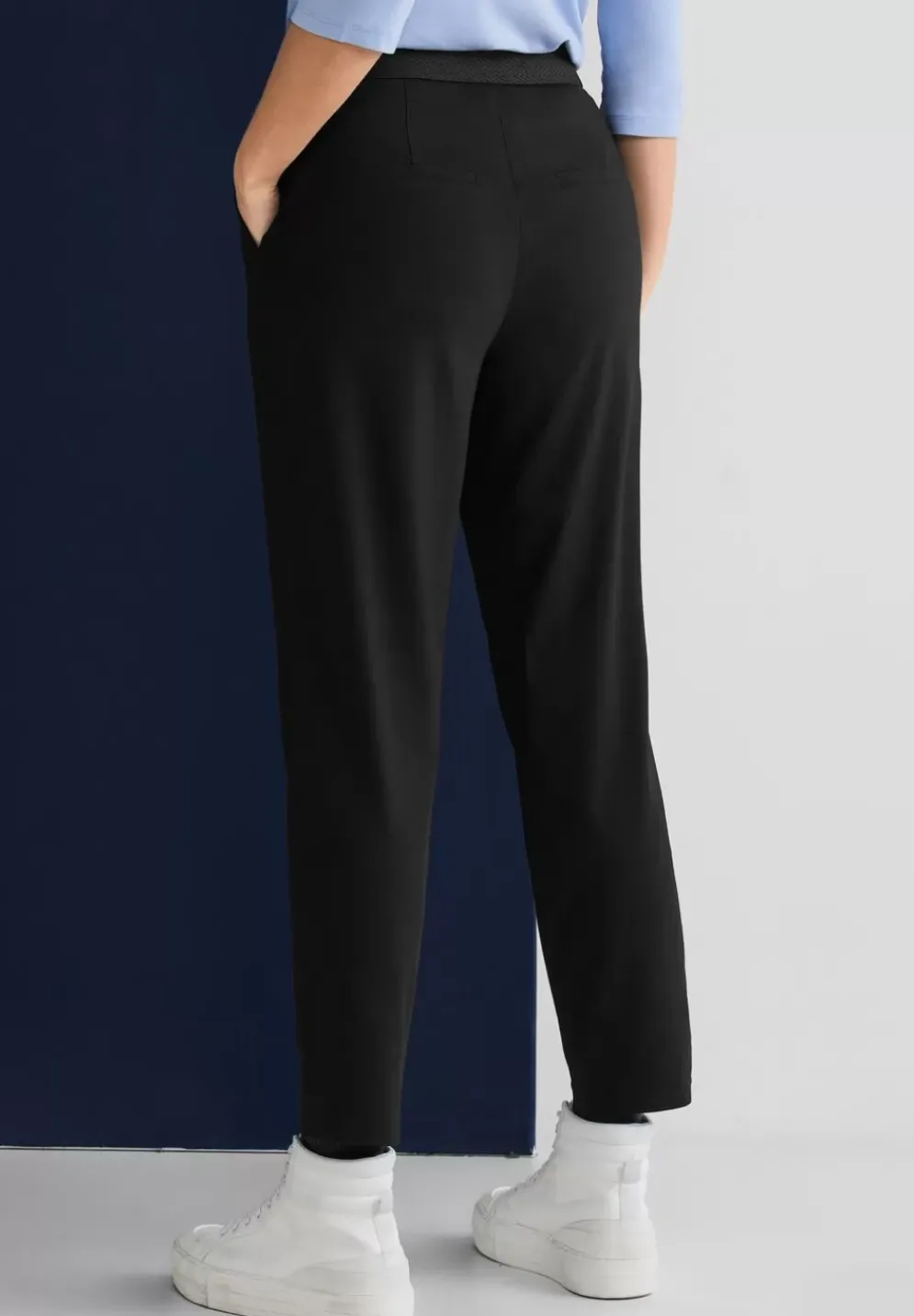 Casual Fit Hose