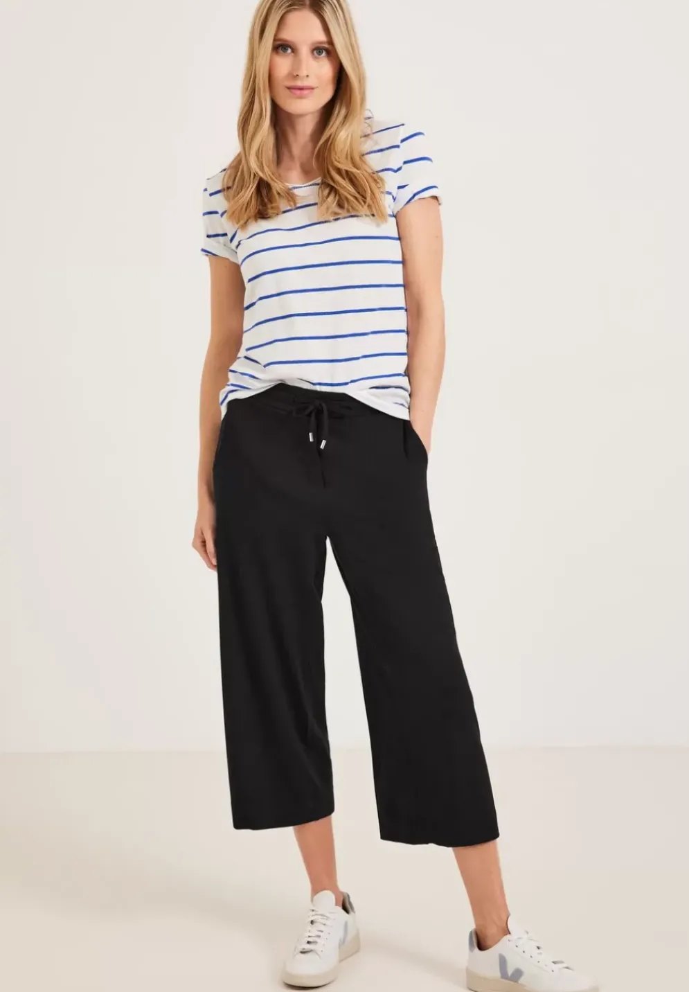 Casual Fit Hose