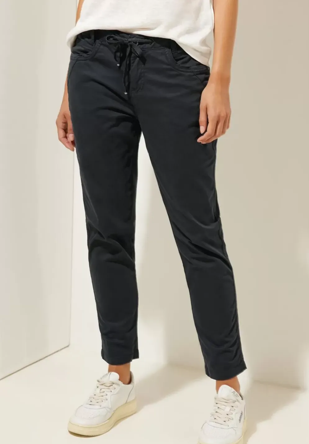Casual Fit Hose