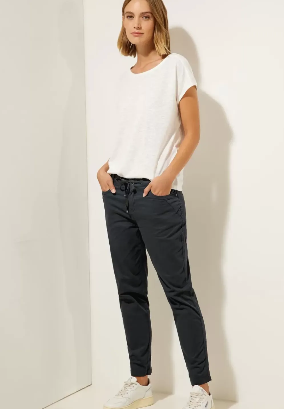 Casual Fit Hose