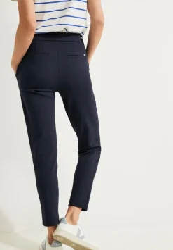 Casual Fit Hose