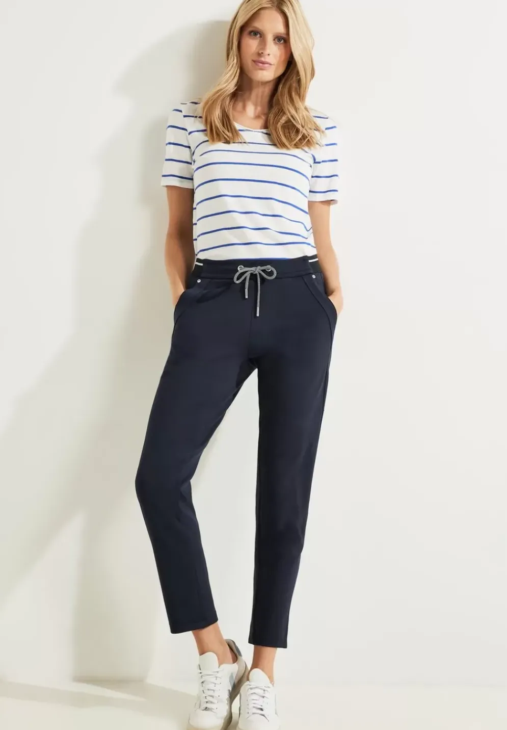 Casual Fit Hose