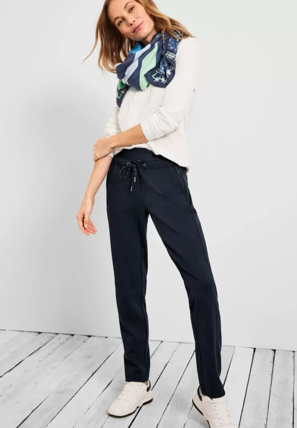 Casual Fit Hose