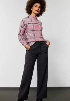 Casual Fit Hose