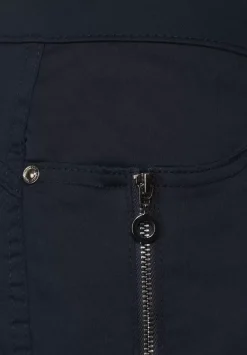 Casual Fit Hose