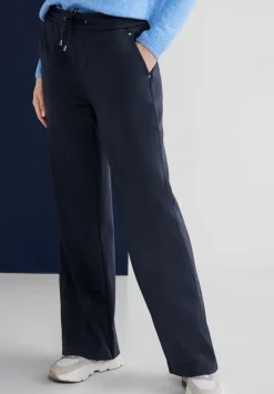 Casual Fit Hose