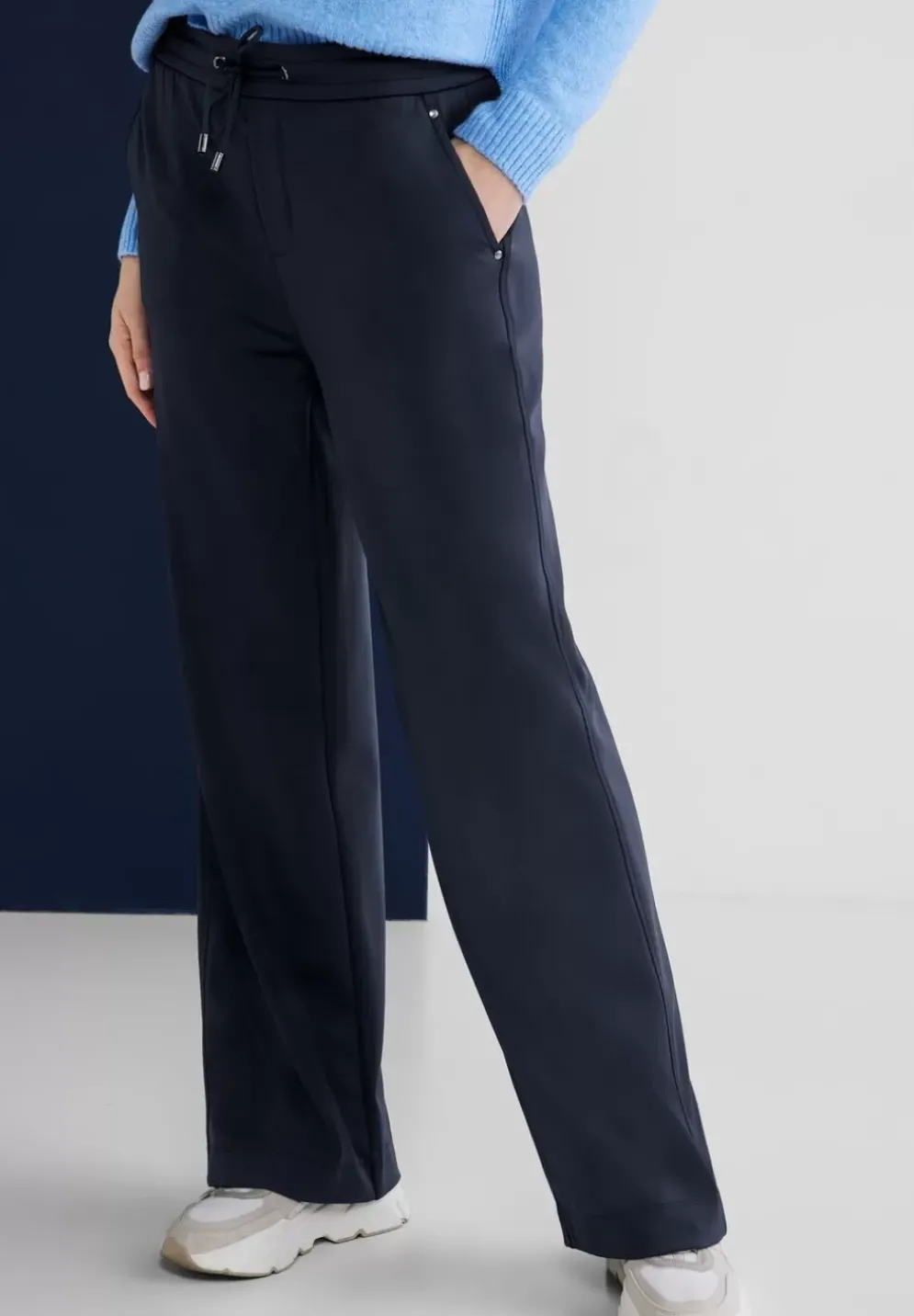 Casual Fit Hose