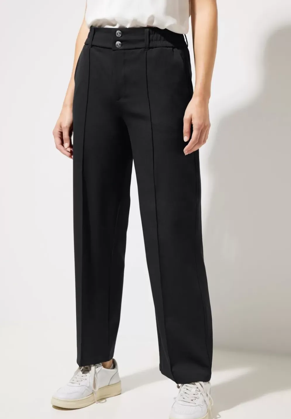 Casual Fit Hose