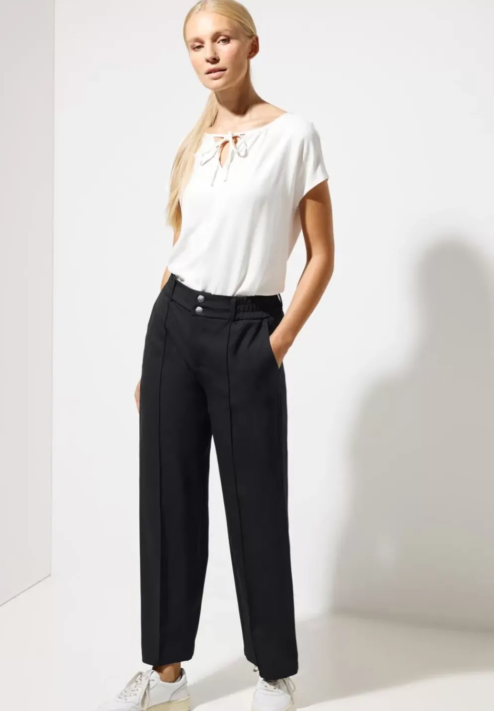 Casual Fit Hose